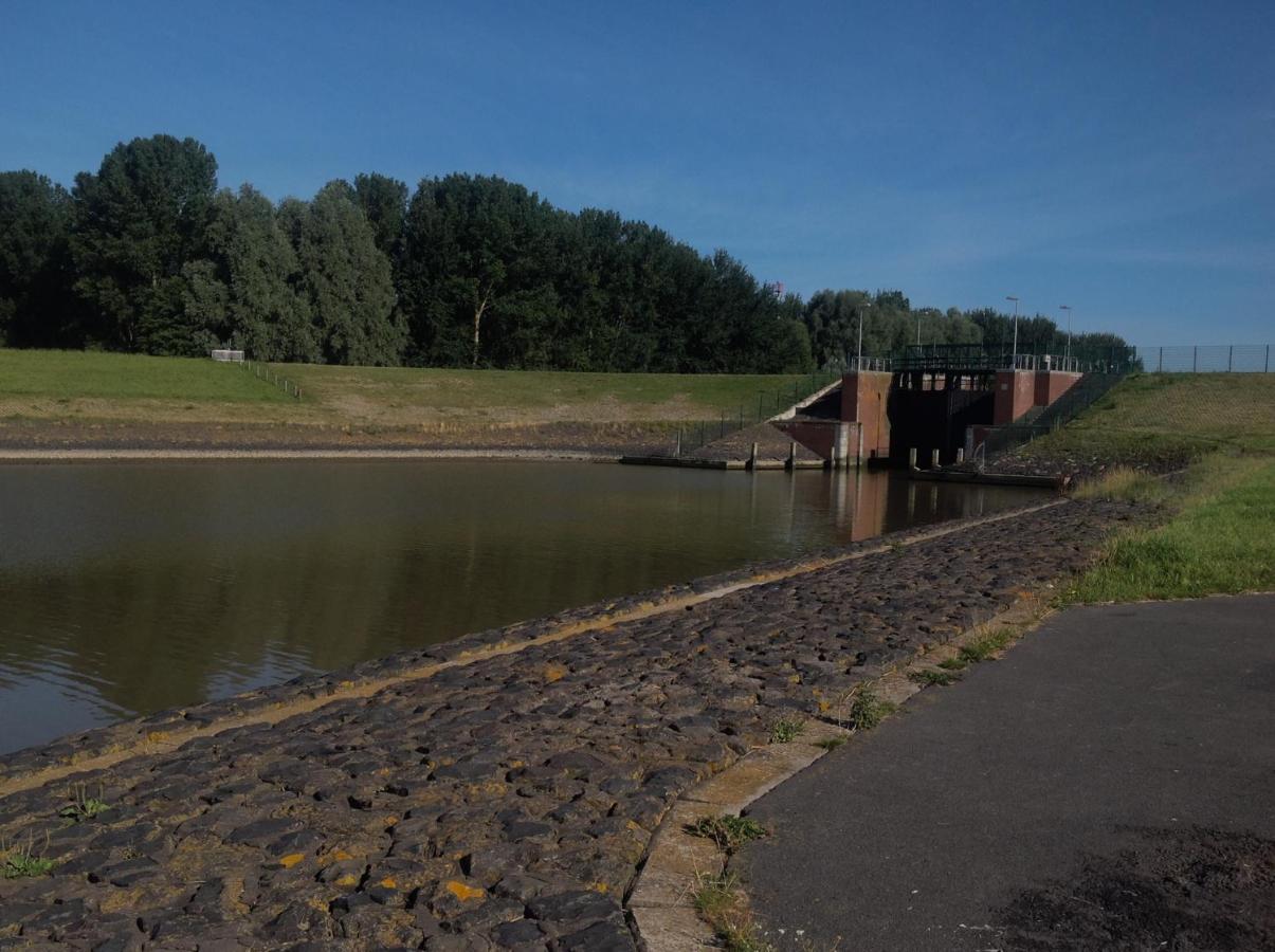 Klaassen- Ferienhaus Up Warf Emden Bagian luar foto